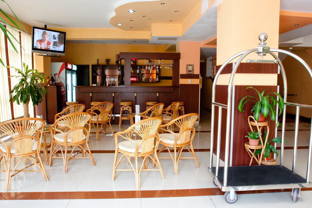 Denisa Hotel Otopeni Exterior photo